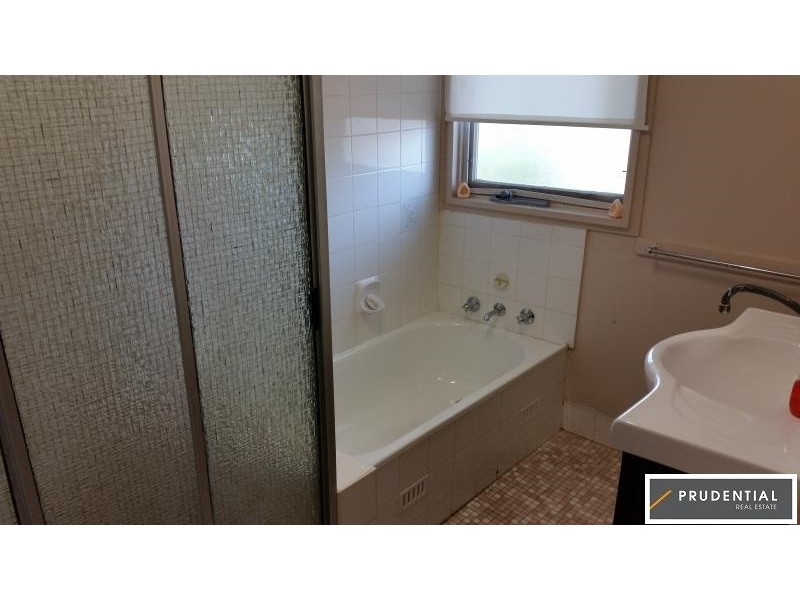 10 Wilkes Ave, Moorebank NSW 2170