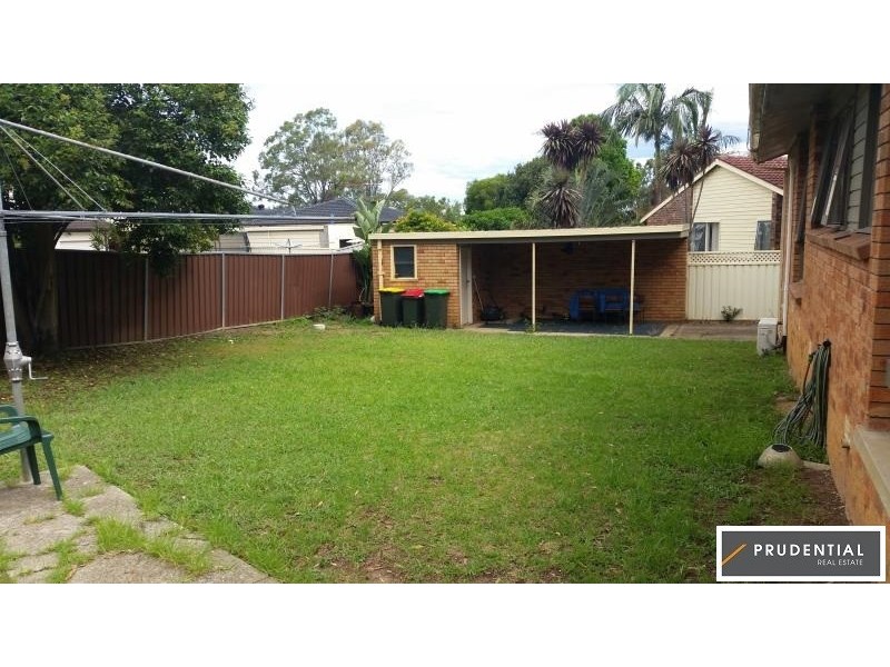 10 Wilkes Ave, Moorebank NSW 2170