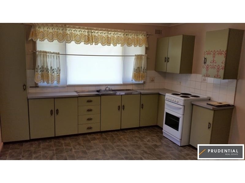 10 Wilkes Ave, Moorebank NSW 2170