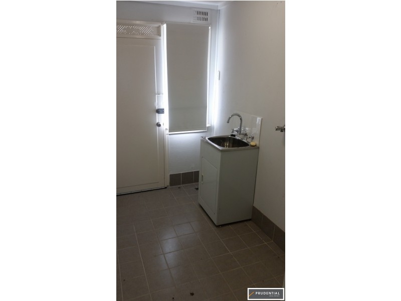 13 Frazer Ave, Lurnea NSW 2170
