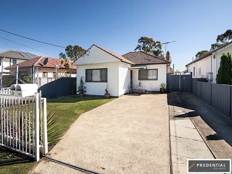 10 Park Rd, East Hills NSW 2213