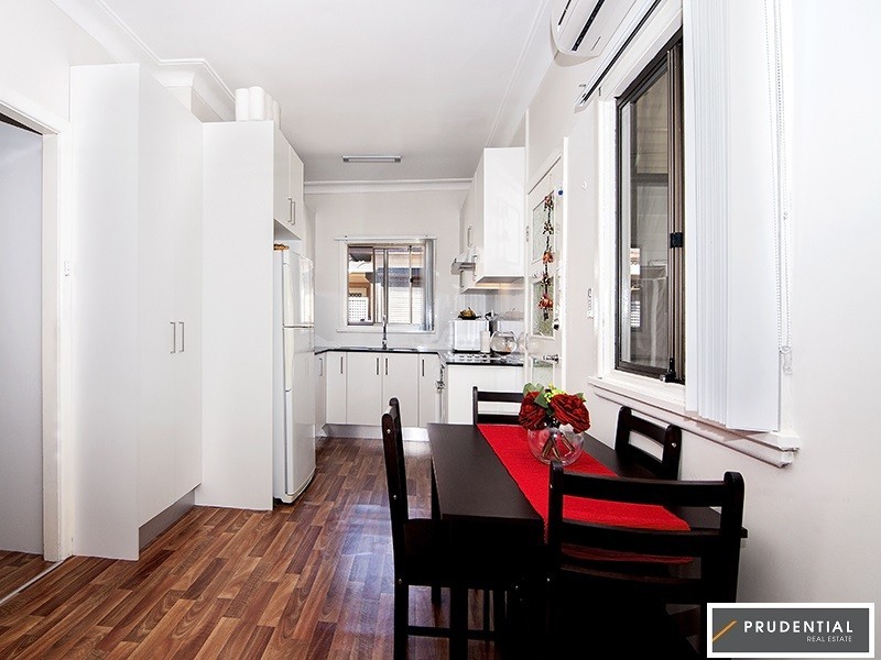 10 Park Rd, East Hills NSW 2213