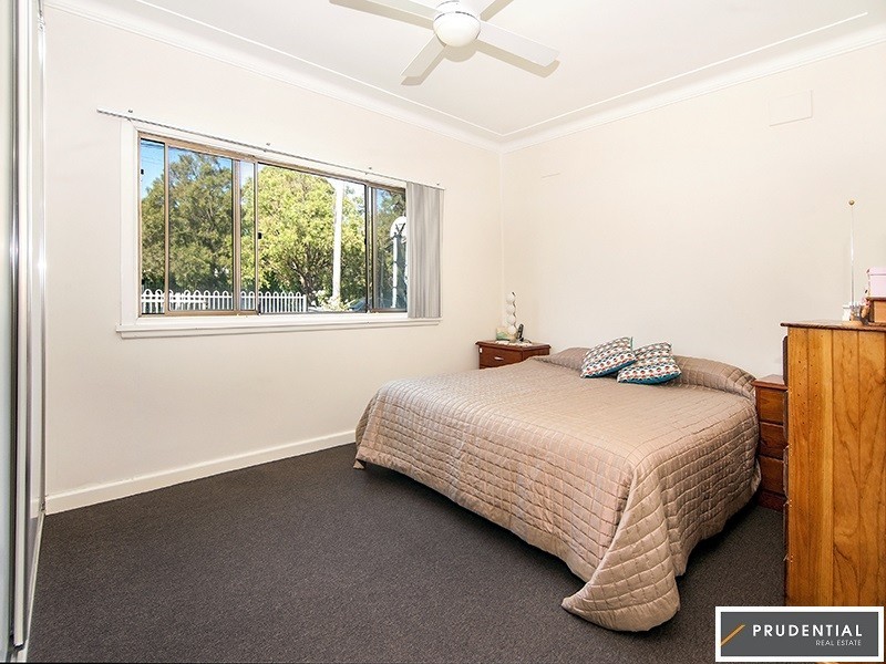 10 Park Rd, East Hills NSW 2213