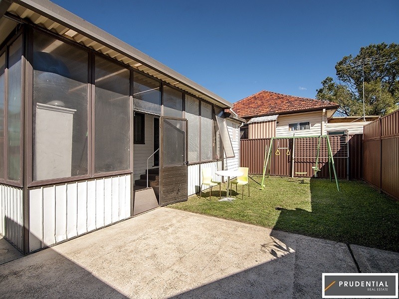 10 Park Rd, East Hills NSW 2213