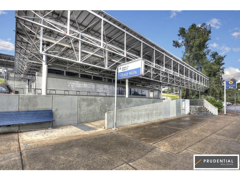 10 Park Rd, East Hills NSW 2213