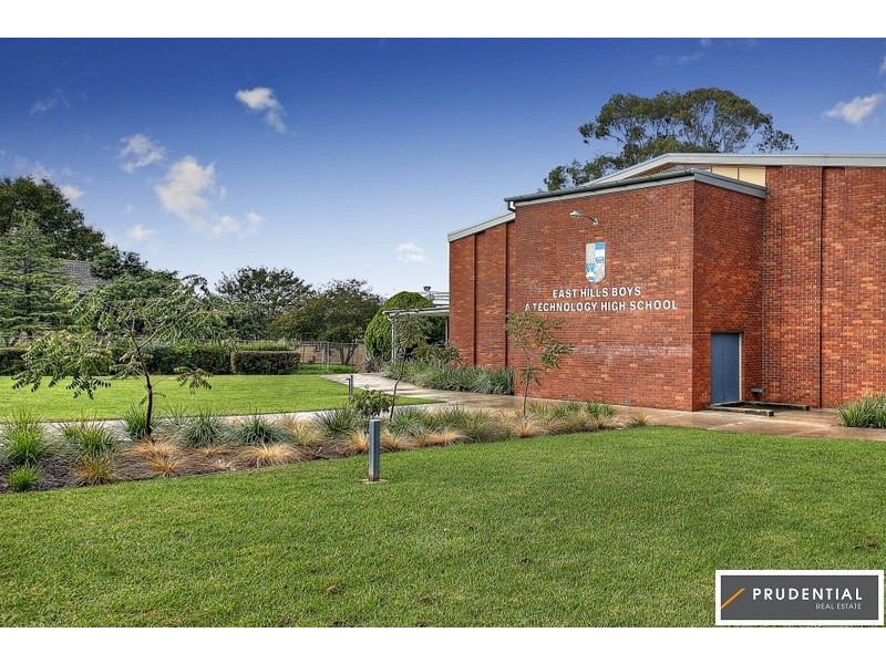 10 Park Rd, East Hills NSW 2213