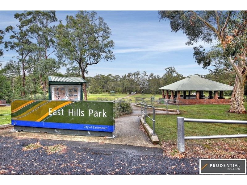 10 Park Rd, East Hills NSW 2213