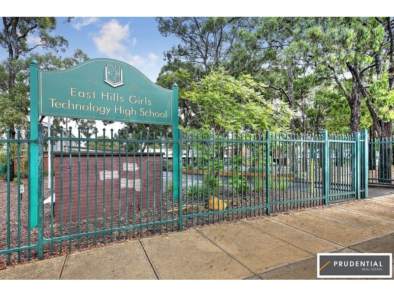 10 Park Rd, East Hills NSW 2213