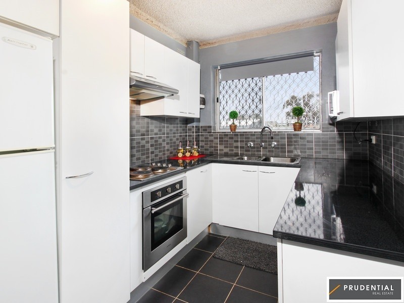 2/20 Drummond Street, Warwick Farm NSW 2170