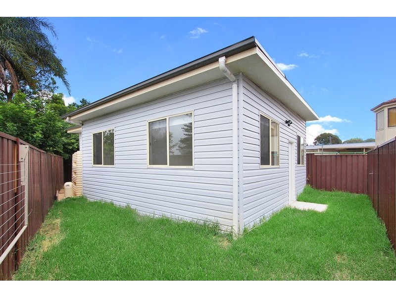 33a Solo Crescent, Fairfield NSW 2165