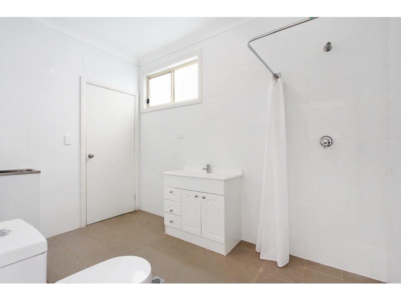 33a Solo Crescent, Fairfield NSW 2165