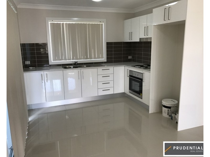 25A Weir Cres, Lurnea NSW 2170