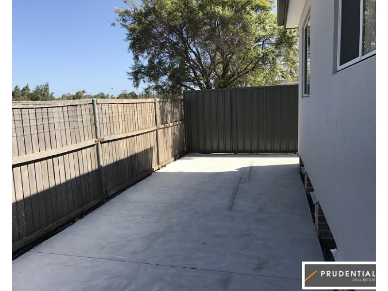 25A Weir Cres, Lurnea NSW 2170