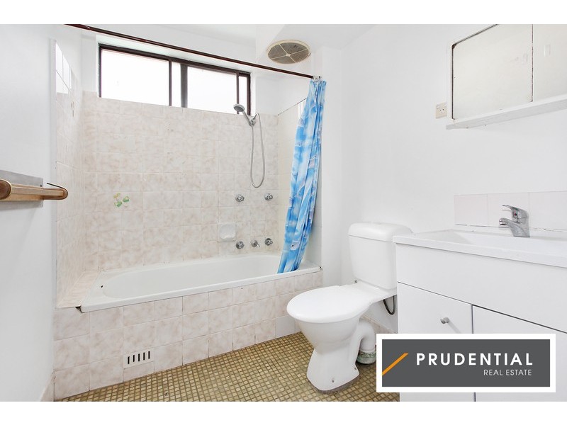 20/34 Remembrance Ave, Warwick Farm NSW 2170