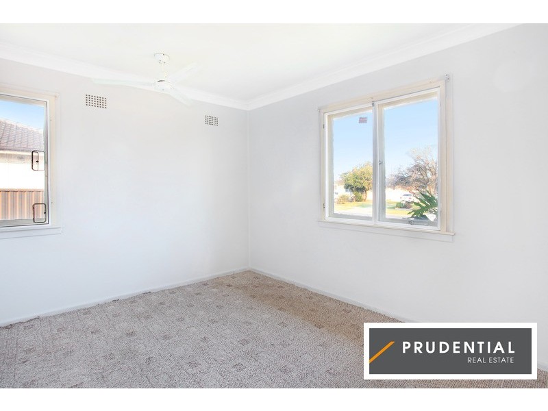 27 Willan Dr, Cartwright NSW 2168