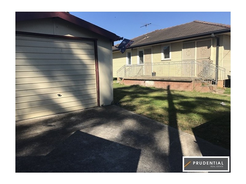 27 Willan Dr, Cartwright NSW 2168