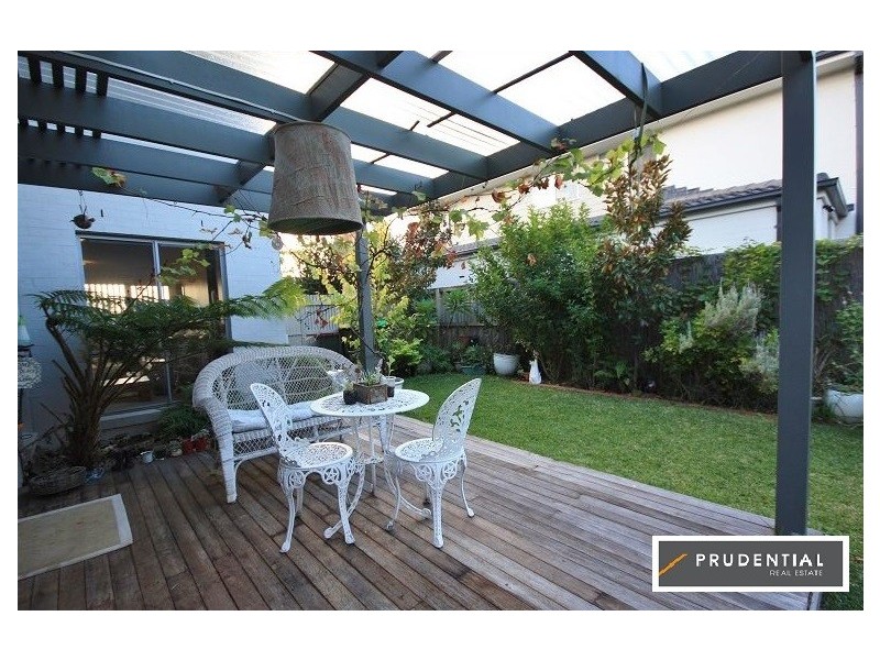 47 Northampton Drive, Glenfield NSW 2167