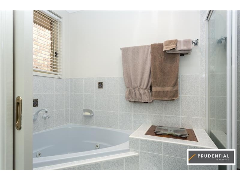 16 Pedder Court, Wattle Grove NSW 2173