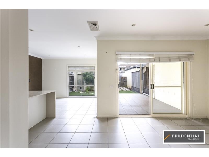 33 Cadman Ave, West Hoxton NSW 2171