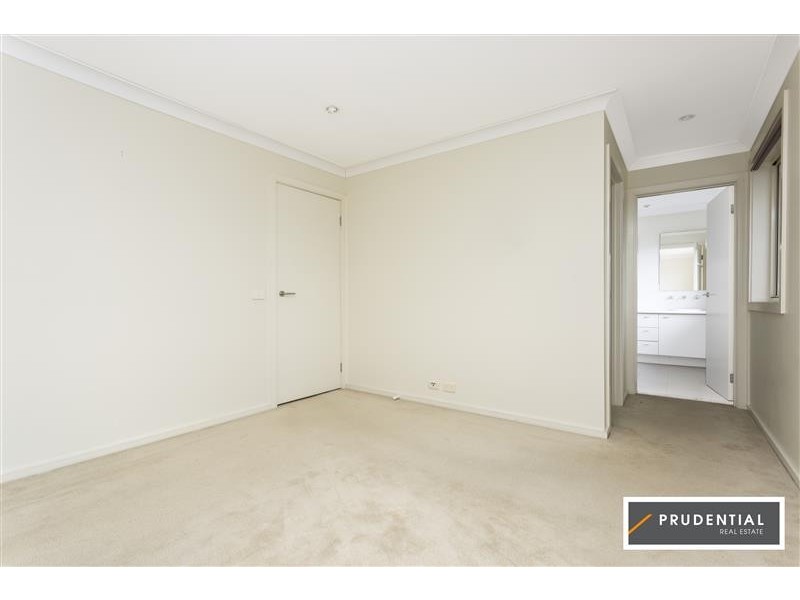 33 Cadman Ave, West Hoxton NSW 2171