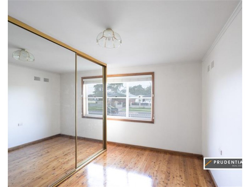 2 Sadleir Ave, Sadleir NSW 2168