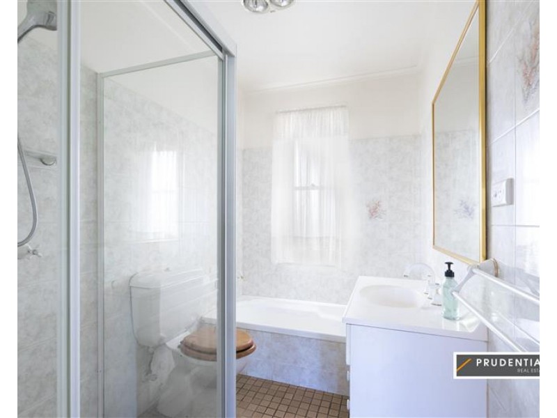 2 Sadleir Ave, Sadleir NSW 2168