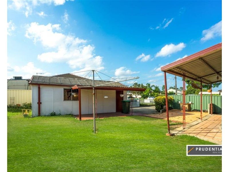 2 Sadleir Ave, Sadleir NSW 2168