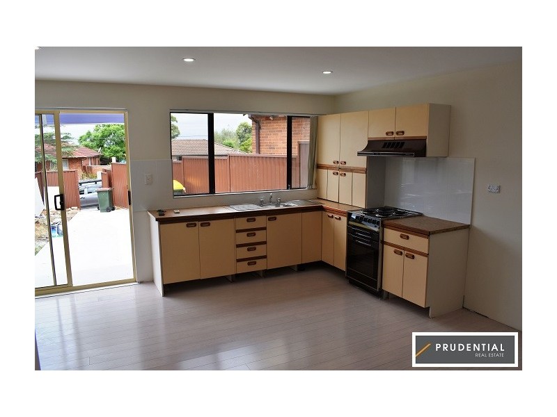 1A Kathleen Ave, Lurnea NSW 2170