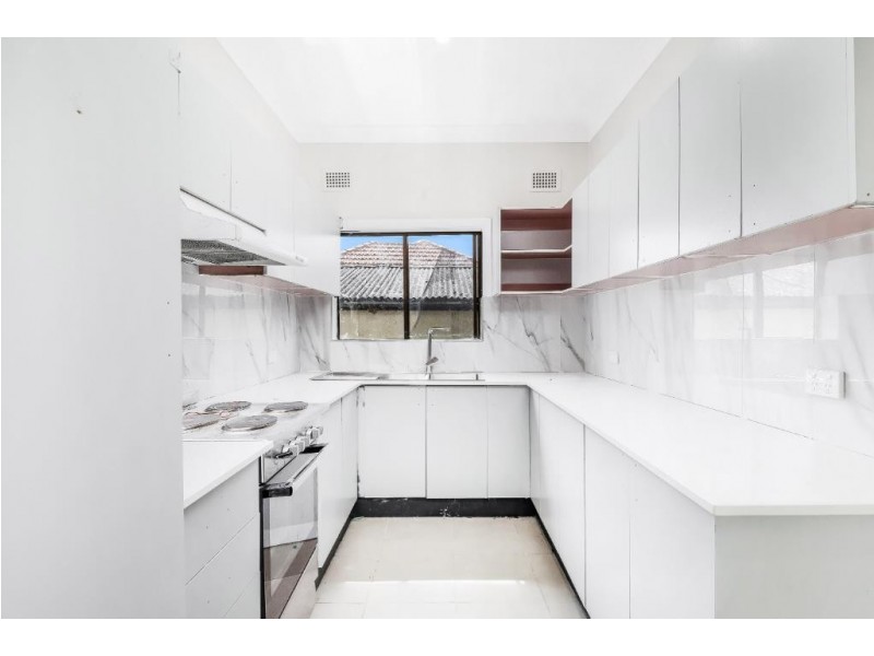 20 Ashcroft Ave, Casula NSW 2170