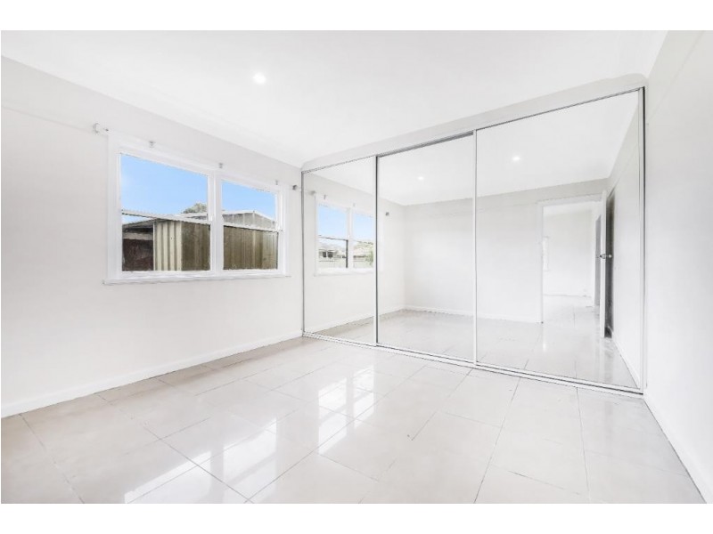 20 Ashcroft Ave, Casula NSW 2170