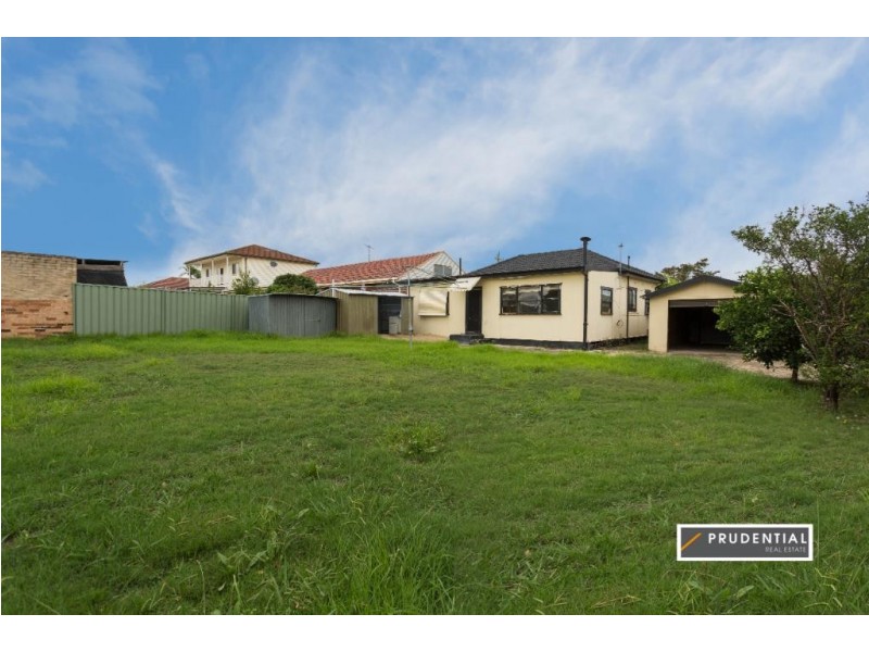 20 Ashcroft Ave, Casula NSW 2170