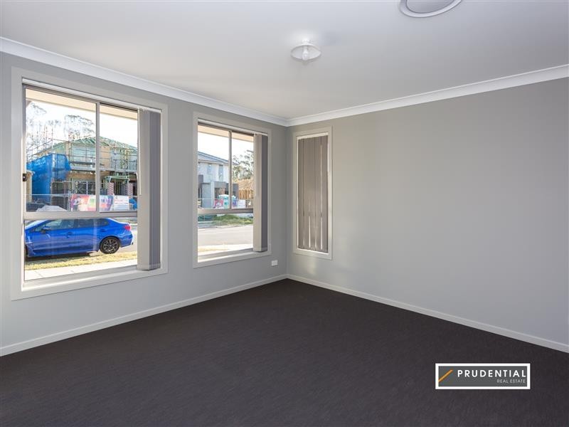 5 Wakeling Drive, Edmondson Park NSW 2174