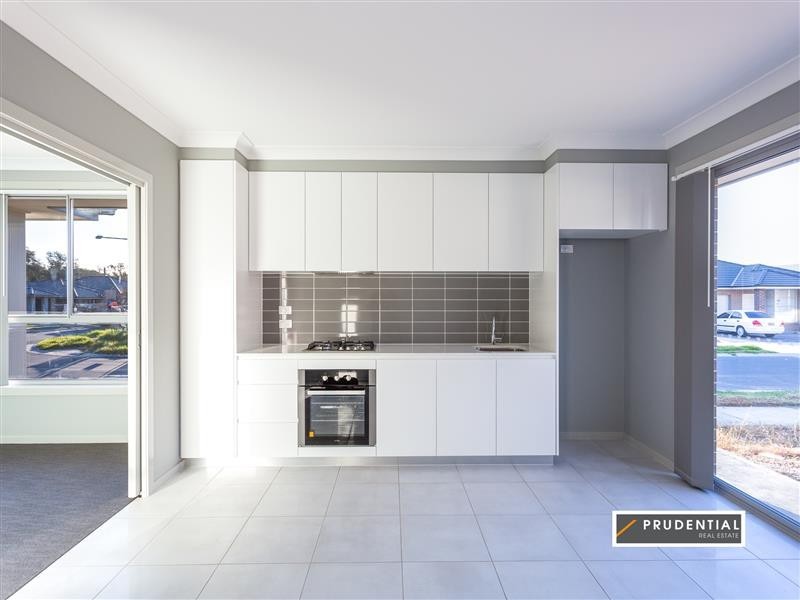 5a Wakeling Drive, Edmondson Park NSW 2174