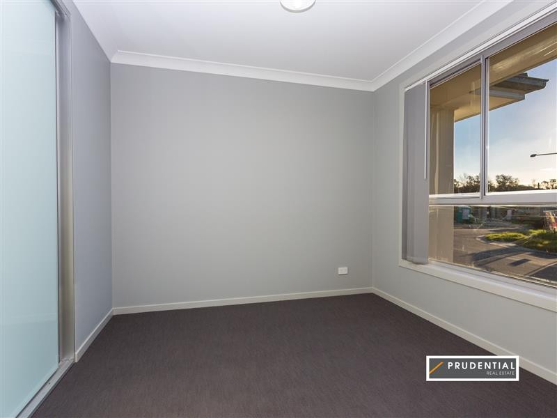 5a Wakeling Drive, Edmondson Park NSW 2174