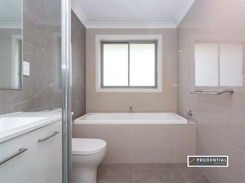 67 Hennessy Ave, Moorebank NSW 2170