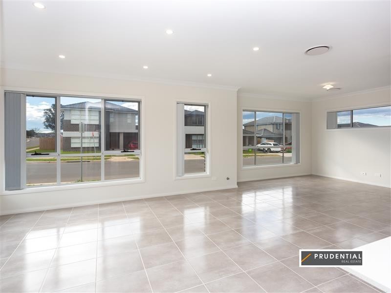 144 Dalmatia Ave, Edmondson Park NSW 2174