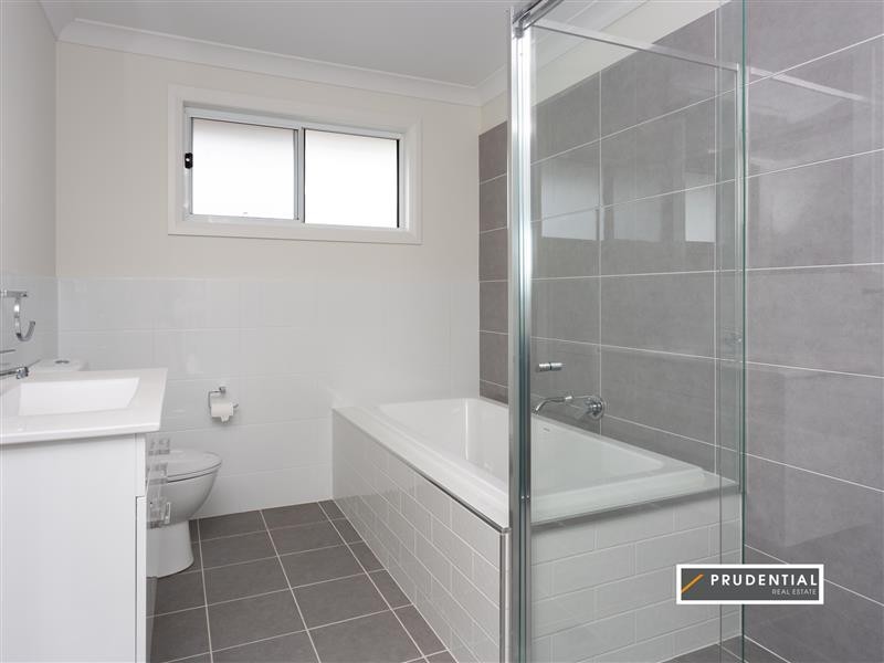 144 Dalmatia Ave, Edmondson Park NSW 2174