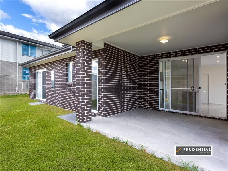 144 Dalmatia Ave, Edmondson Park NSW 2174