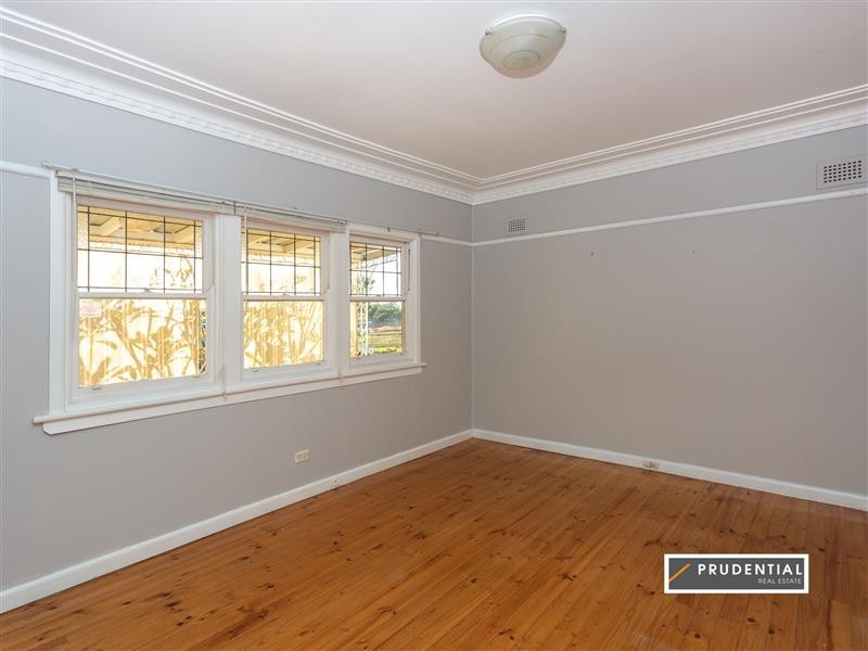 22 Twenty Seventh Ave, West Hoxton NSW 2171