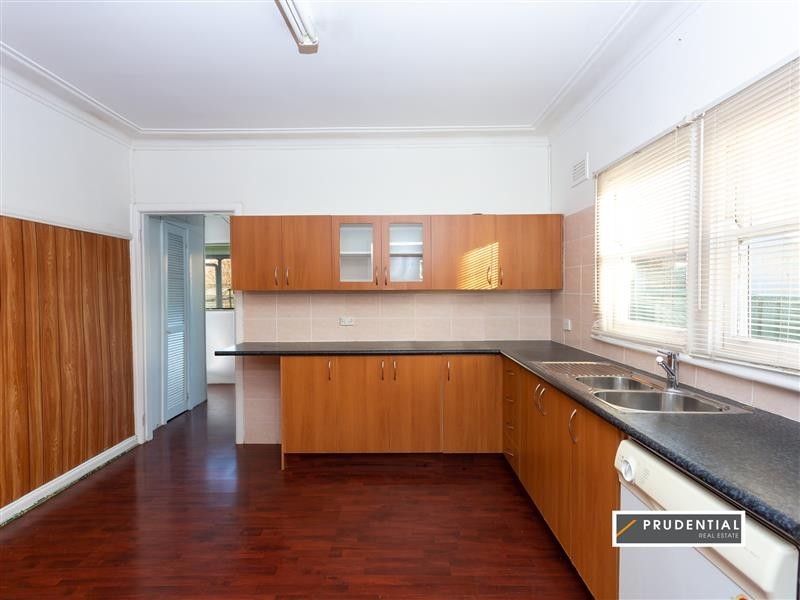 22 Twenty Seventh Ave, West Hoxton NSW 2171