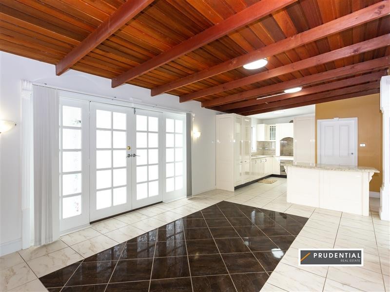 16 Amalfi Street, Lurnea NSW 2170