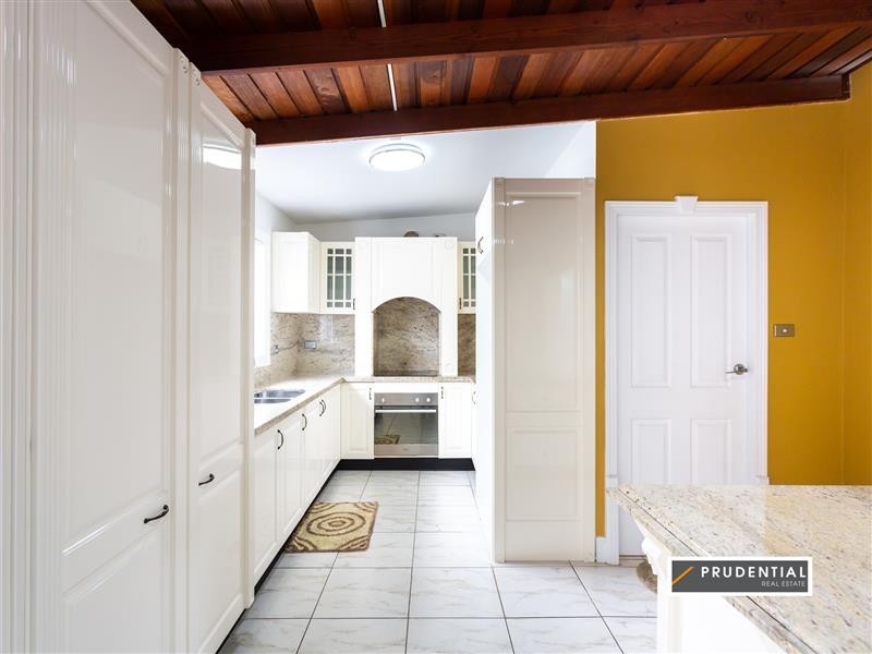 16 Amalfi Street, Lurnea NSW 2170