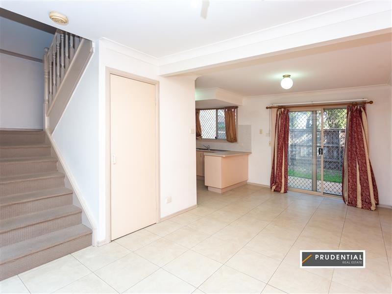 13/2 Calabro Ave, Liverpool NSW 2170