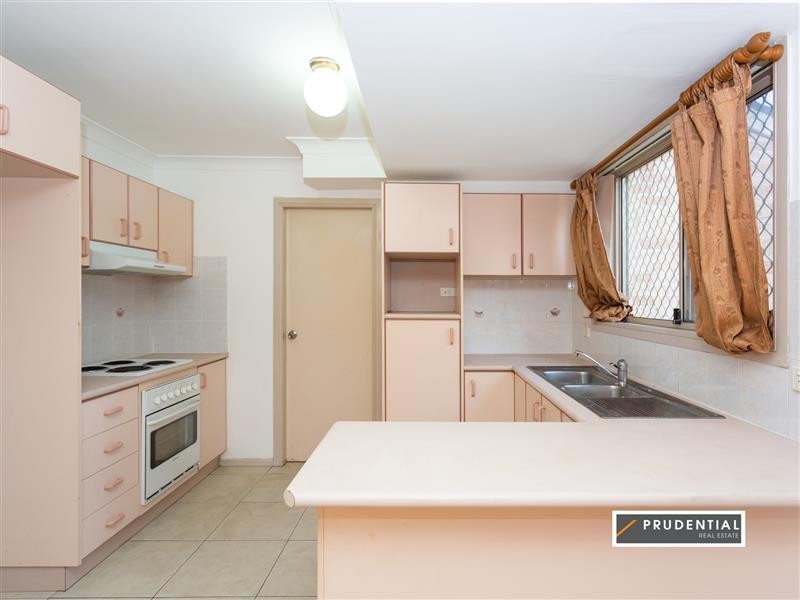 13/2 Calabro Ave, Liverpool NSW 2170