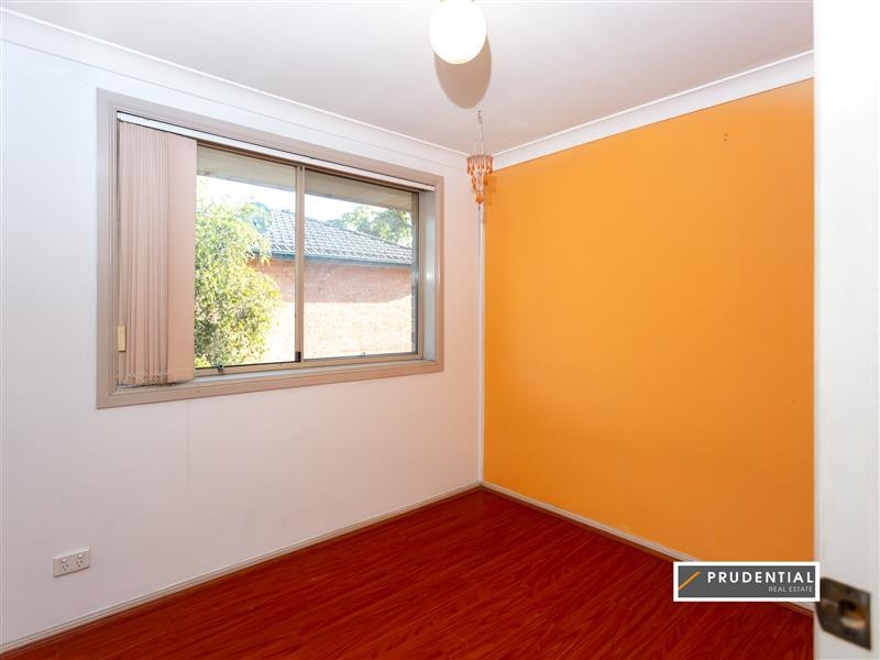 13/2 Calabro Ave, Liverpool NSW 2170