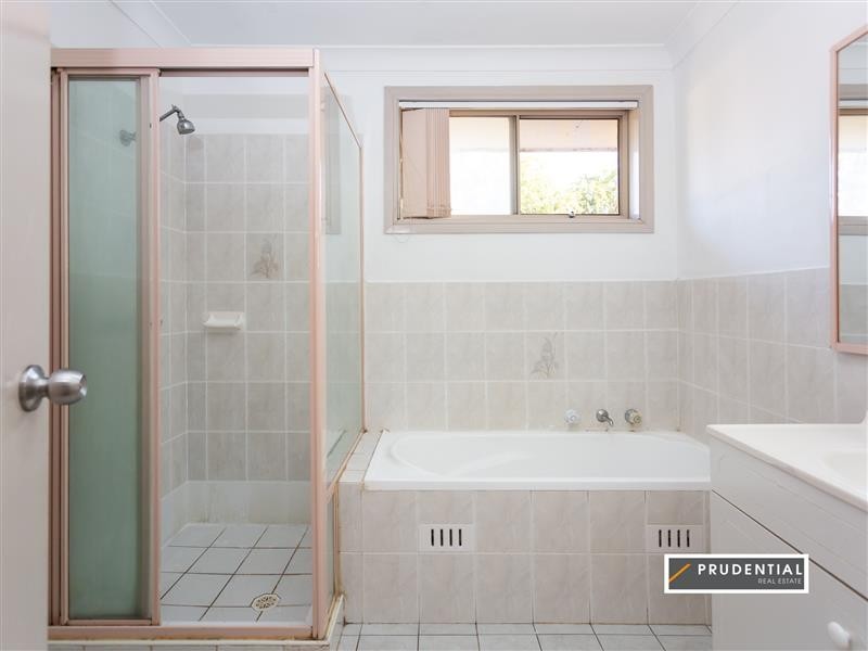 13/2 Calabro Ave, Liverpool NSW 2170