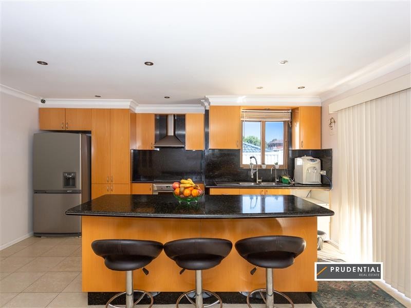 41 Phoenix Crescent, Casula NSW 2170