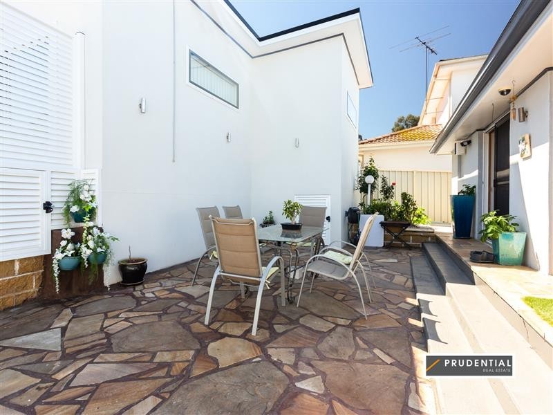 41 Phoenix Crescent, Casula NSW 2170