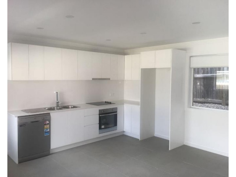 9a Dahlia Place, Prestons NSW 2170