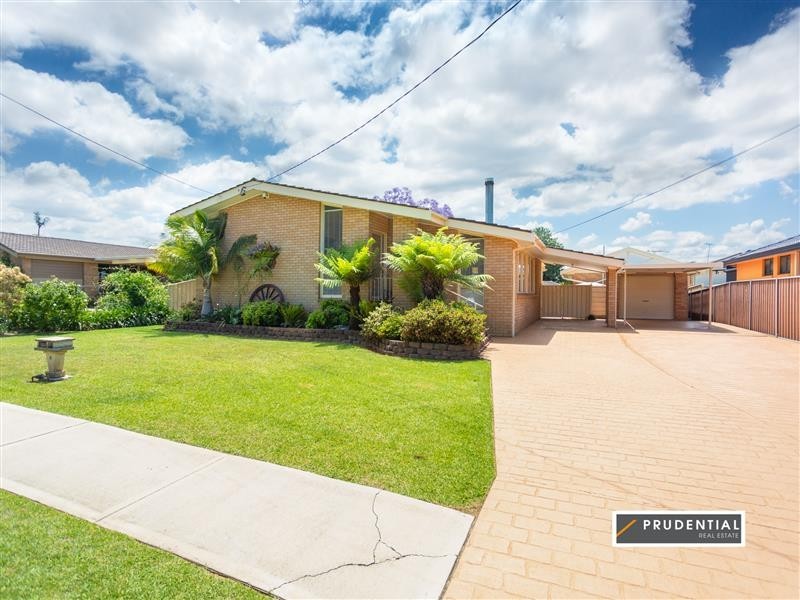 11 Spicer Ave, Hammondville NSW 2170